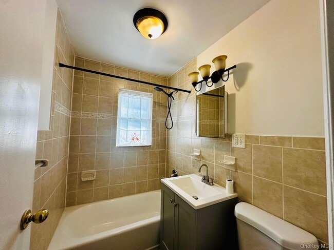 Building Photo - 94-03 75th St