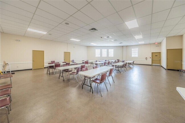 Building Photo - 2040 World Pkwy Blvd