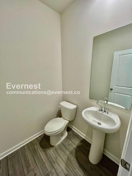 Building Photo - 322 Timberland Ave