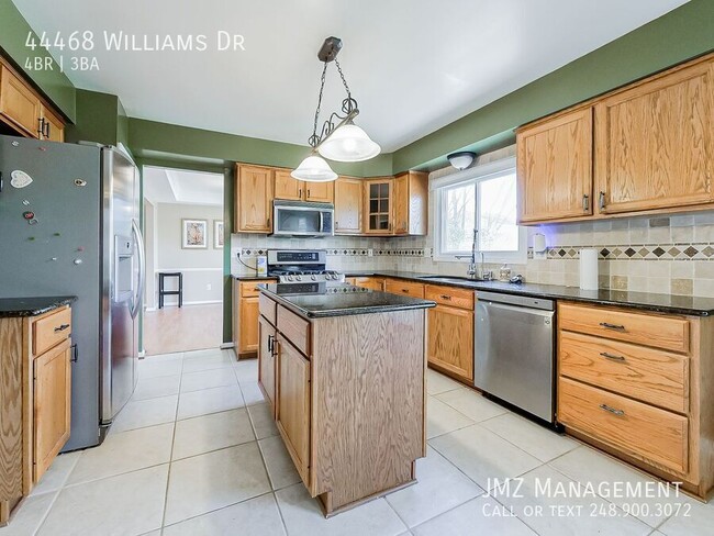 Building Photo - 44468 Williams Dr