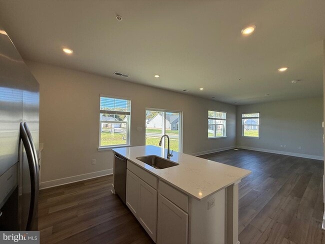 Building Photo - 1670 Lake Placid Dr