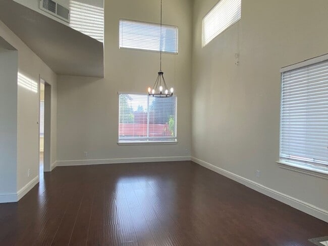 Building Photo - Cute Antelope property