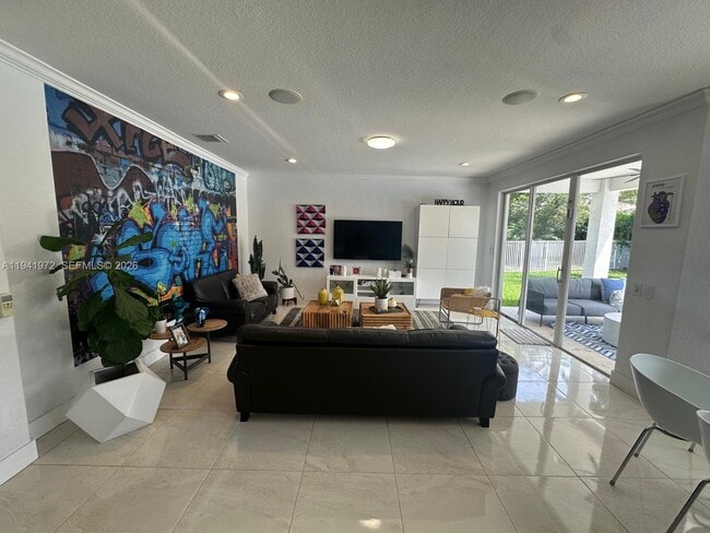 Building Photo - 1063 Sunflower Cir