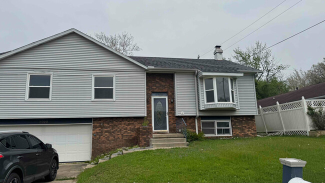 Primary Photo - 3920 N Northbrook Dr