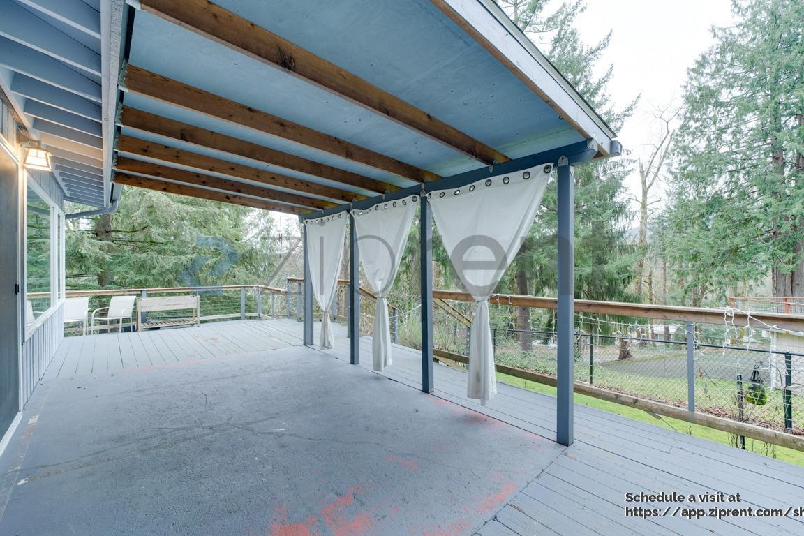 Building Photo - 380 Mt Defiance Cir SW