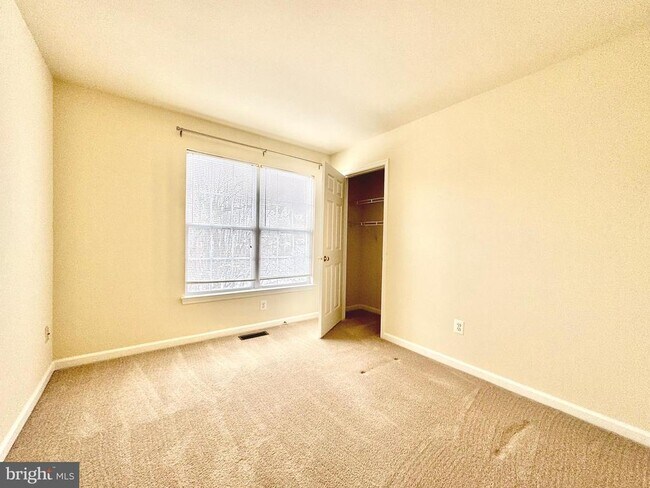 Building Photo - 22006 Stone Pier Ln