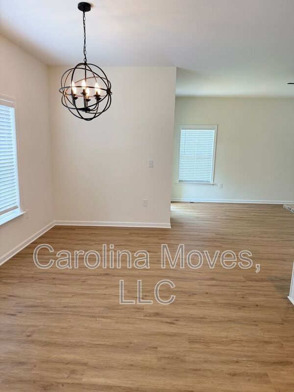 Building Photo - 322 Brown Ave