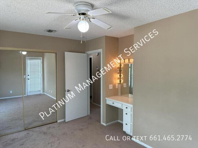 Building Photo - 404 Fairway Dr