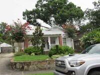 Building Photo - 2017 N Garfield St