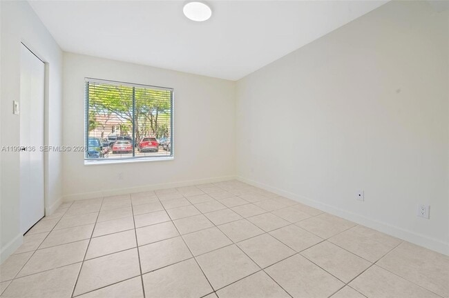 Building Photo - 10610 SW 158th Ct