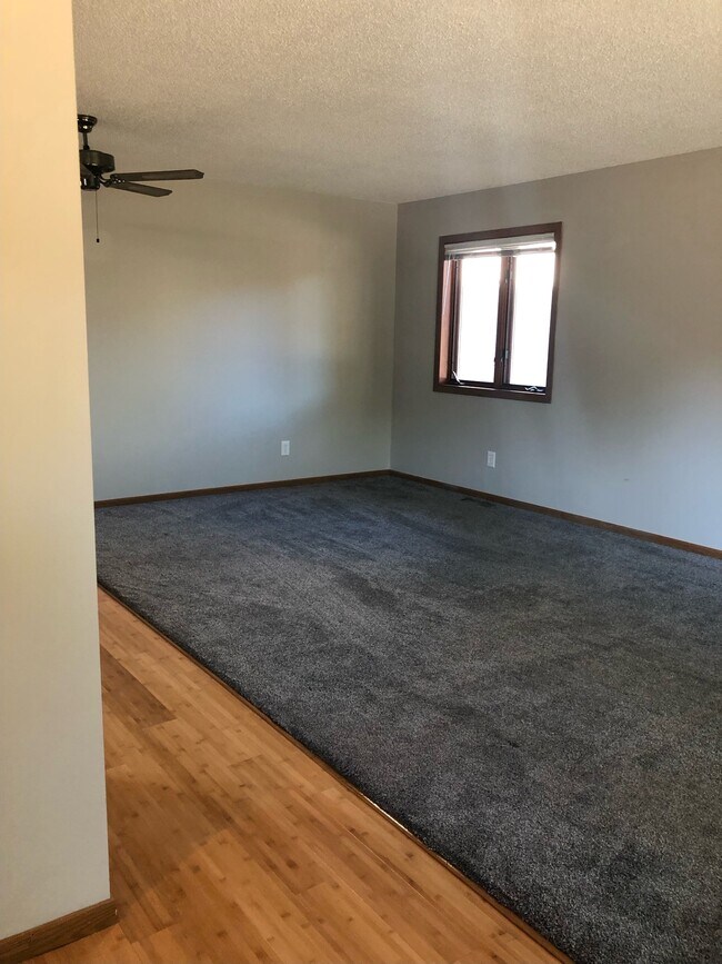 Building Photo - Kirkwood Circle Townhouses