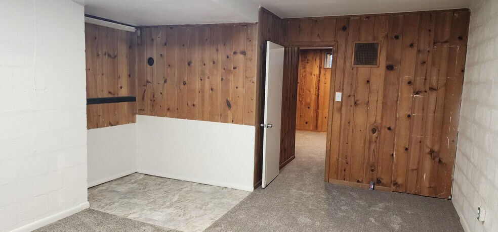 Building Photo - 1001 Orchard Way