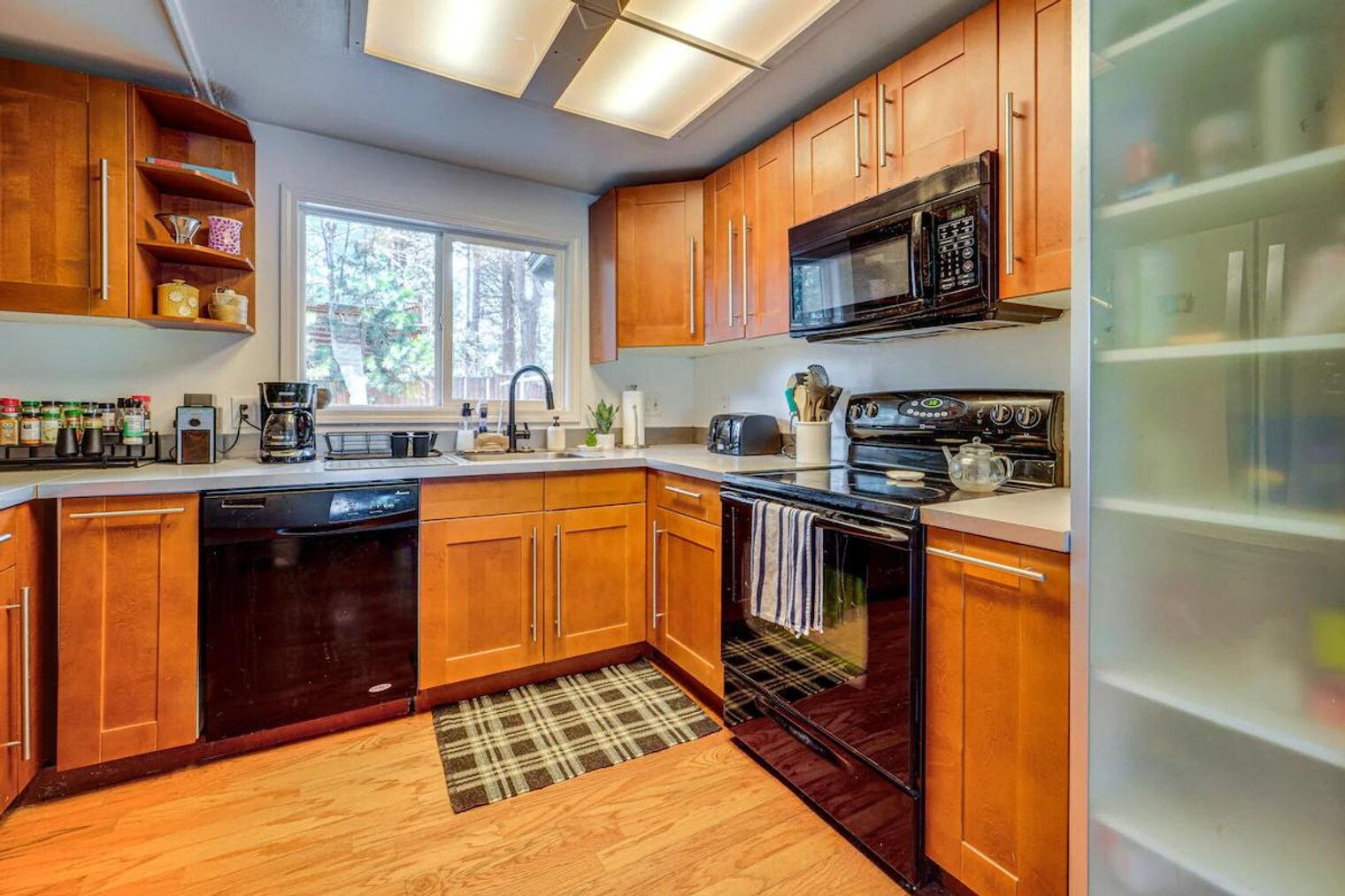 Building Photo - 627 Bear Valley Rd