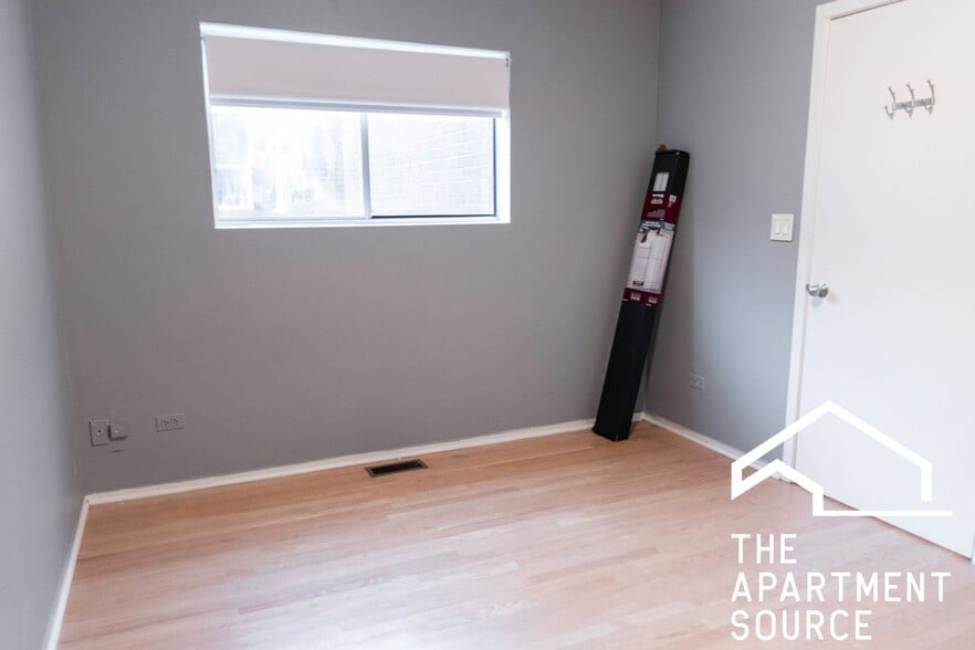 Building Photo - 1810 N Fremont St