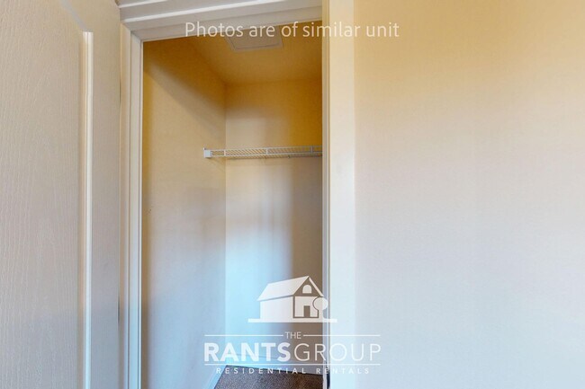 Building Photo - 2 Bedroom in the heart of Yelm!