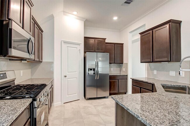 Building Photo - 2323 Green Kale Dr