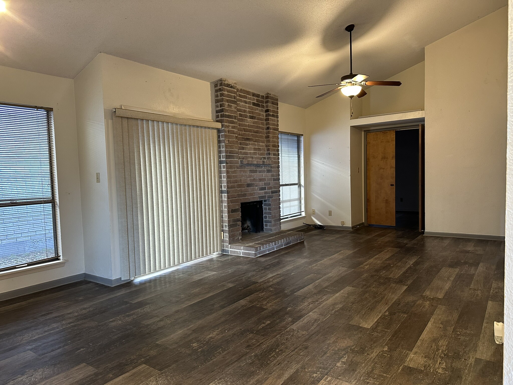 Building Photo - 103 Montego Ct