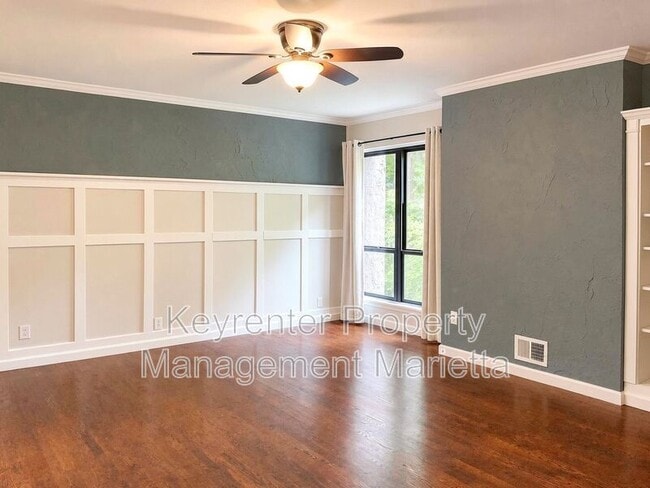 Building Photo - 510 E Ponce de Leon Ave