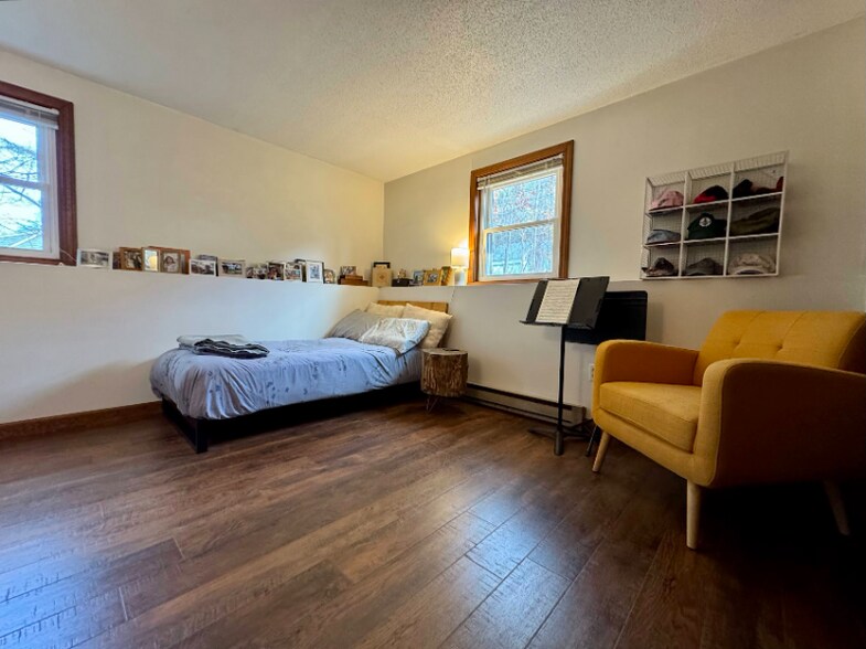 Building Photo - 27 N Hillside Rd