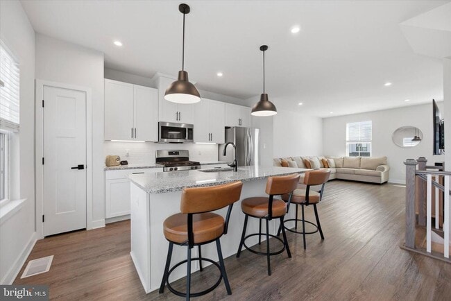 Building Photo - 17 Sage Wy