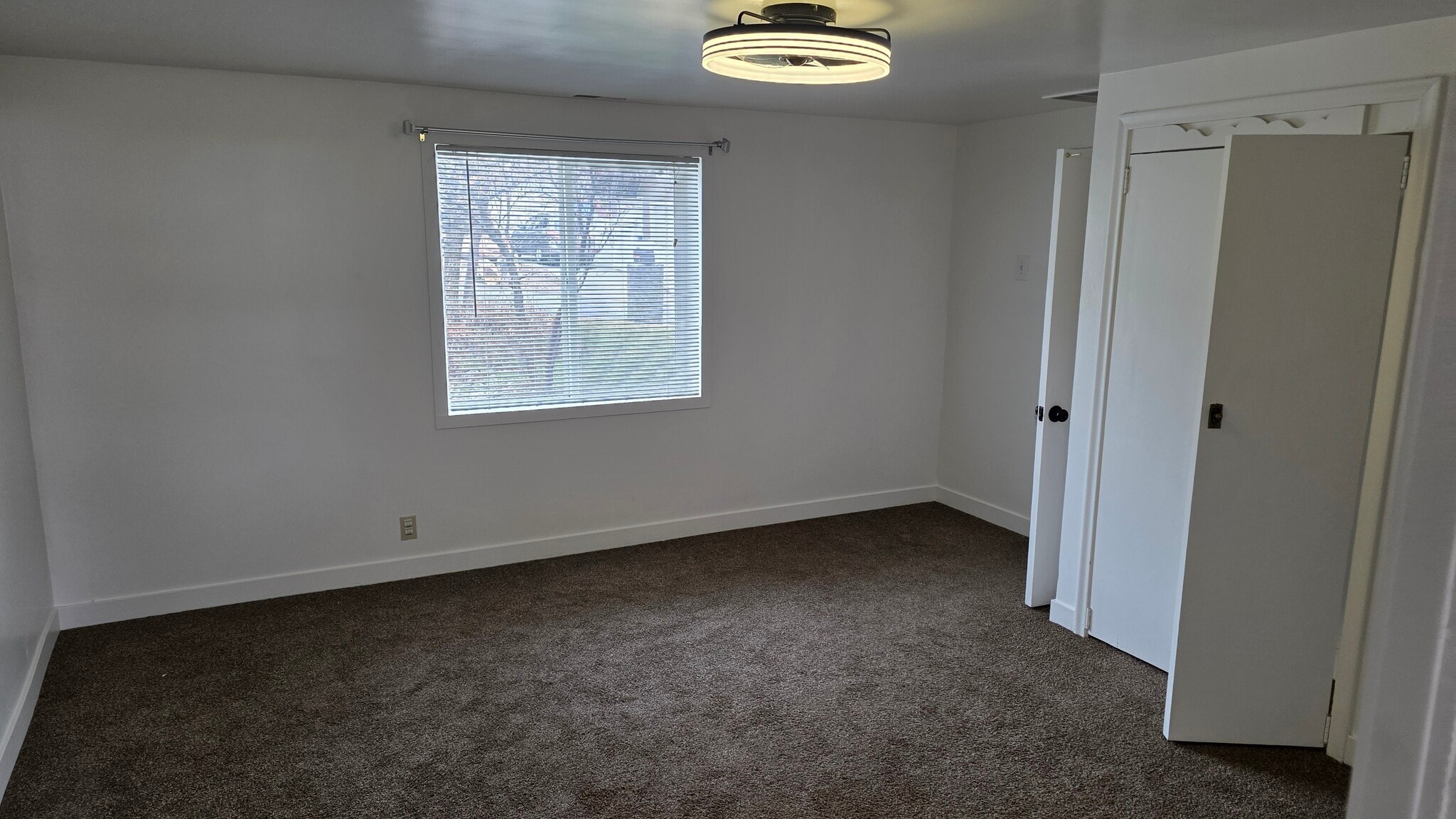 Building Photo - 547 E 100 N