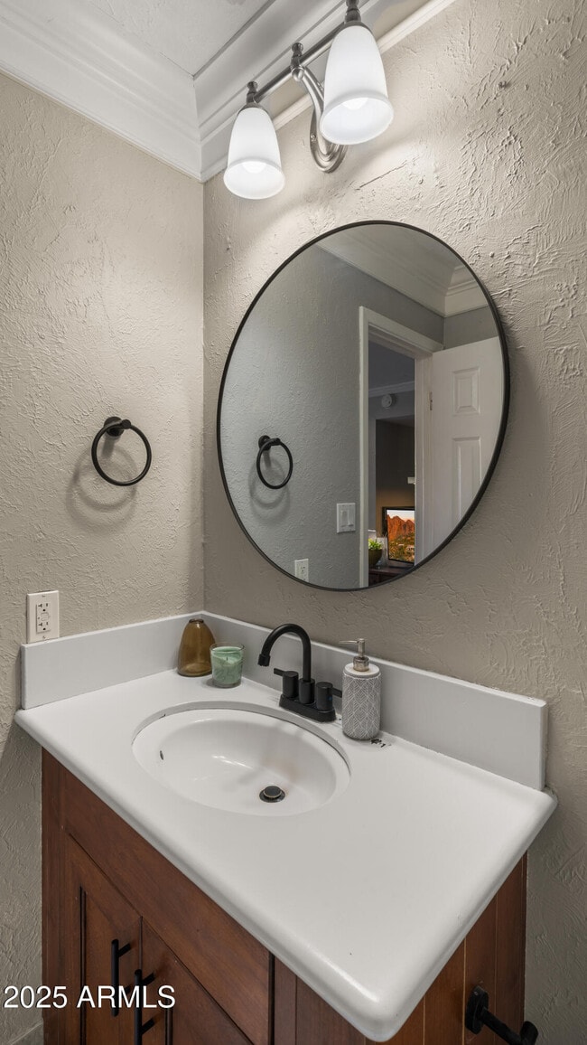 Building Photo - 8135 N 32nd Dr