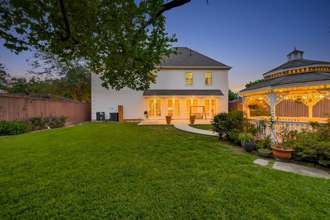 Building Photo - 10932 Lasso Ln