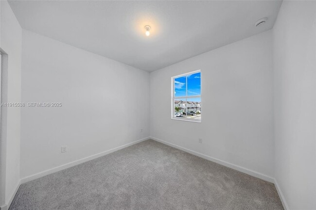 Building Photo - 2751 SE 25th Ave