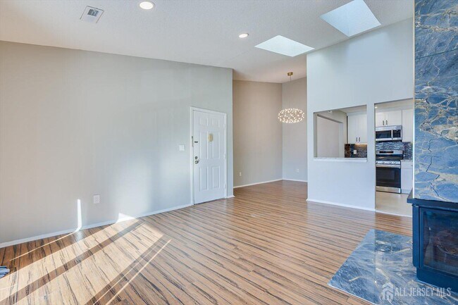 Building Photo - 344 Danbury Ln