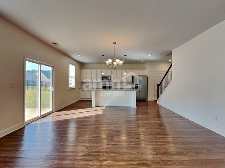 Building Photo - 401 Levon Ct