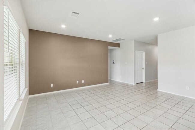 Building Photo - 9701 Kensley Rose Dr