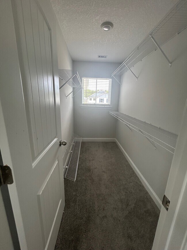 Building Photo - 864 Grayson Ave