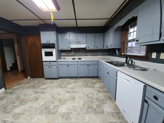 Building Photo - 172 Blair Rd