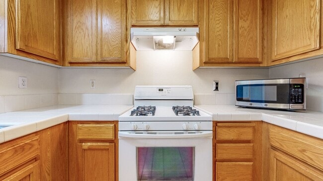 Building Photo - PURE Property Management - Adorable two-st...