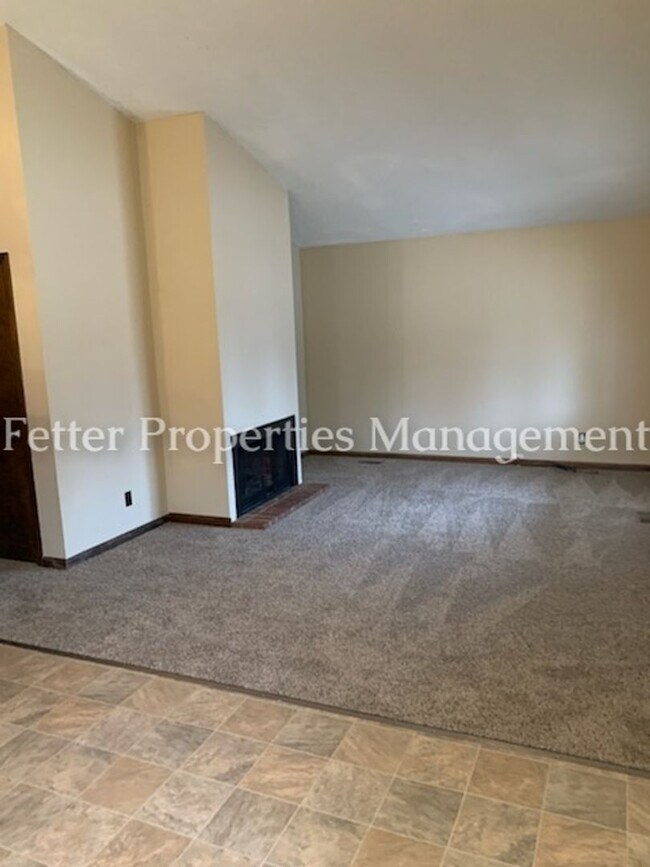 Building Photo - 6566 Heathervale Ct