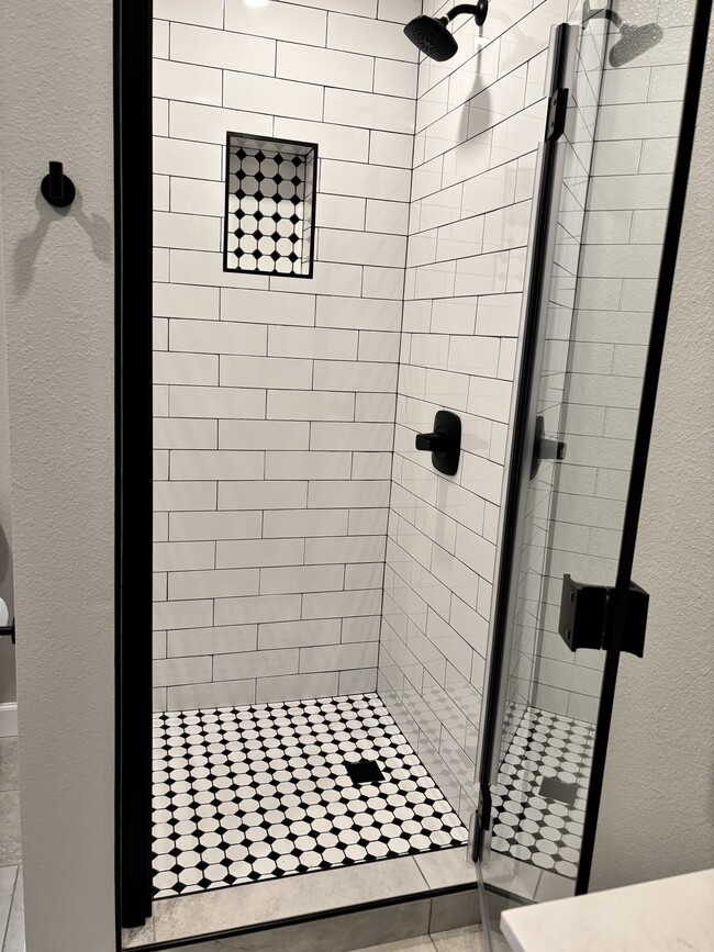 Building Photo - 6742 Snowdon Ave