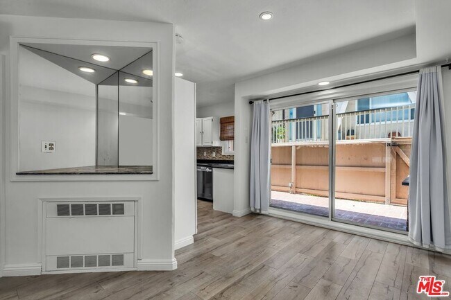 Building Photo - 8025 Redlands St