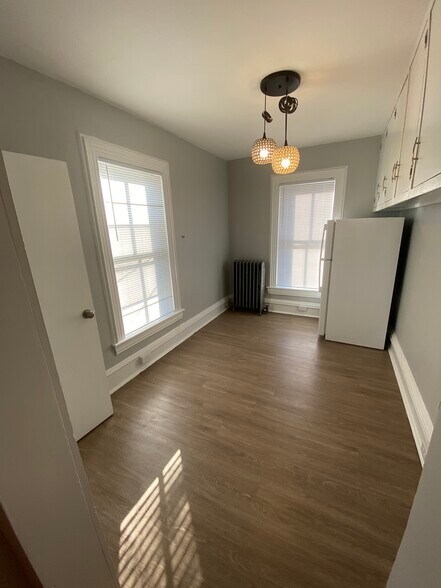 Building Photo - 1238 Memorial Ave