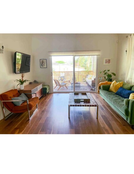 Living Room opens to deck - 1171 Hyperion Ave