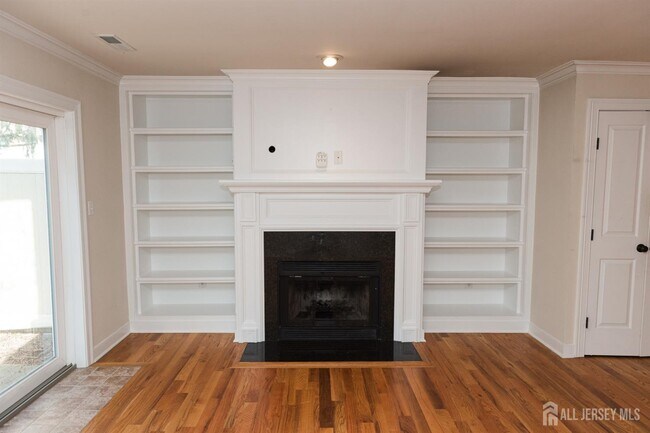 Building Photo - 93 Tennyson Dr