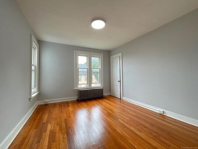 Building Photo - 303 Lexington Ave