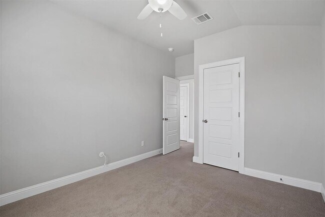 Building Photo - 2404 Burberry Ln