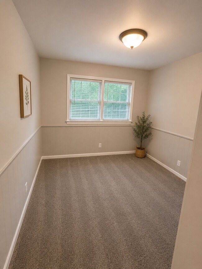 Building Photo - 307 Christopher Cir