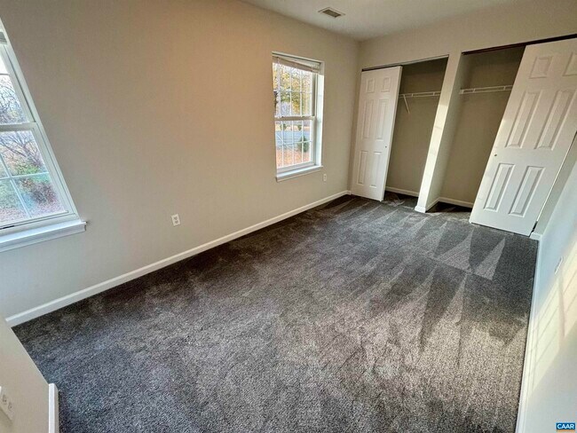 Building Photo - 460 Twinkling Springs Rd