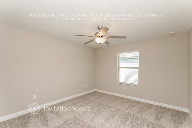 Building Photo - 2889 Coach Manors Way