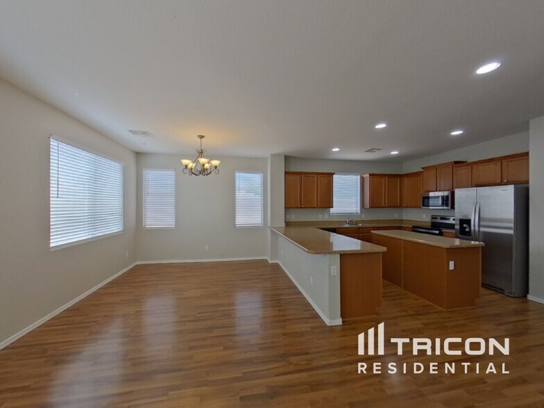 Building Photo - 36331 W Vera Cruz Dr