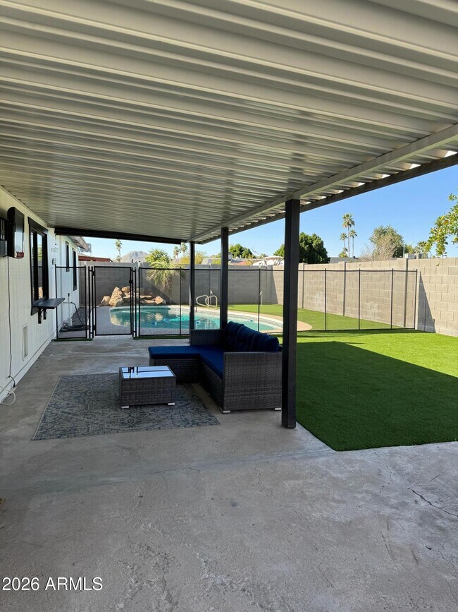 Building Photo - 3756 E Pershing Ave