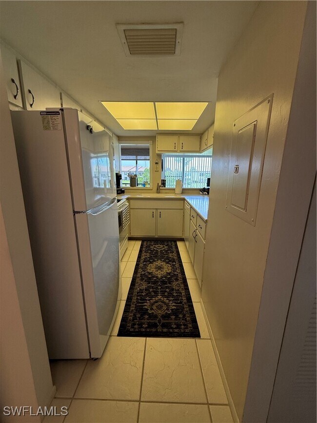 Building Photo - 5590 Trailwinds Dr