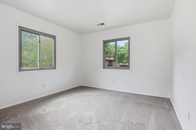 Building Photo - 8804 Mansion Farm Pl