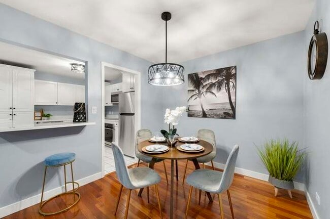 Building Photo - 514 W Miner St